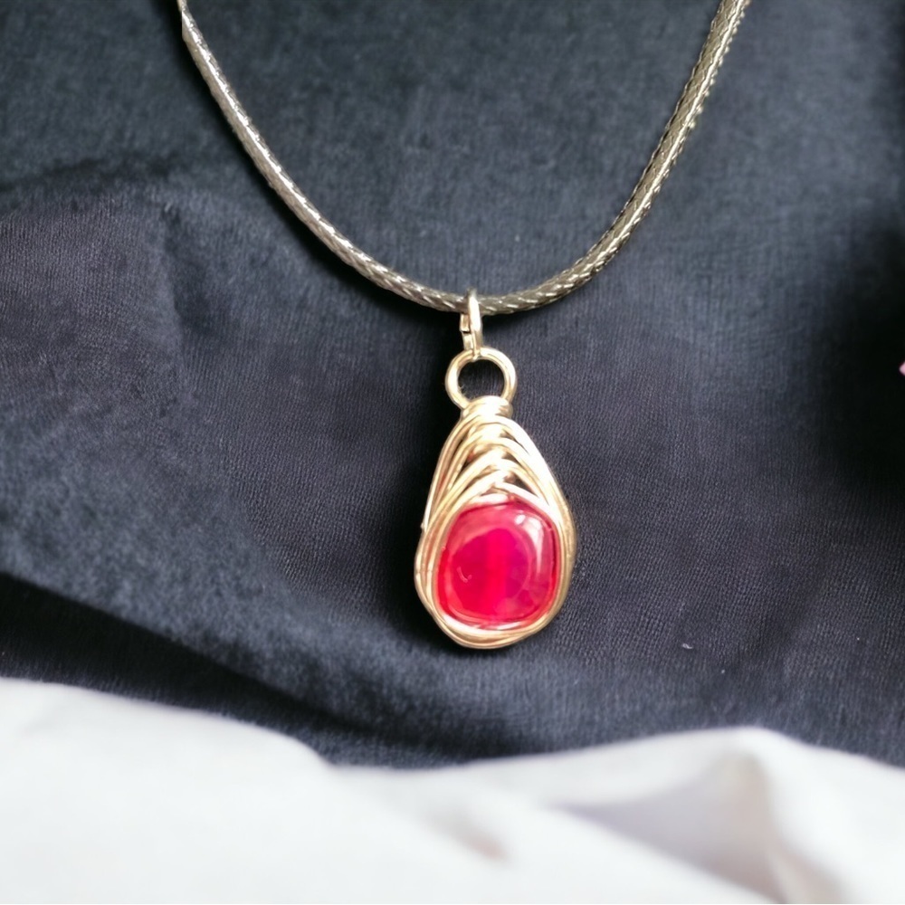 Artisan Herringbone Dragon Vein Agate Pendant